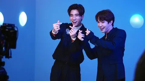 “ริท-เพิร์ธ” จับคู่ร้องเต้น “อาการงี้” เพลงสดใสของคนตกหลุมรัก (คลิป)