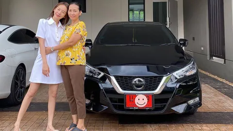 ปุ้มปุ้ย พรรณทิพา ซื้อรถป้ายแดงให้แม่ในวันเกิดตัวเอง พร้อมทั้งเผยเลขเด็ด