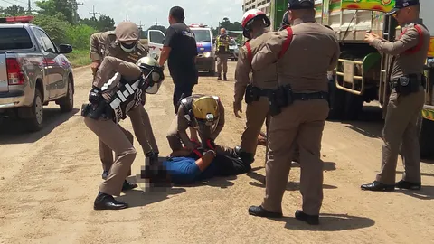 ตร.พิมาย สกัดจับรถพ่วงแหกด่านมาหลายอำเภอ คนขับเจอฉี่ม่วง รับเสพยาบ้ามา