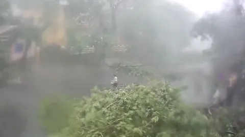 พายุโนอึล แผลงฤทธิ์ เวียดนาม สังเวยแล้ว 1 ศพ ก่อนมุ่งหน้าถล่มลาว-ไทย