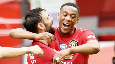 รายชื่อ 11 ตัวจริง "แมนยูฯ" ดวลเดือด "พาเลซ" ศึกพรีเมียร์ลีก