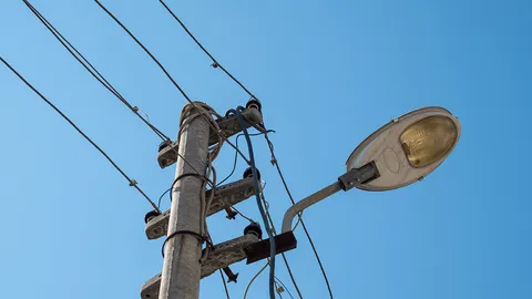 ป.ป.ช.จัดระเบียบเสาไฟที่ไม่ได้ใช้งานแล้ว