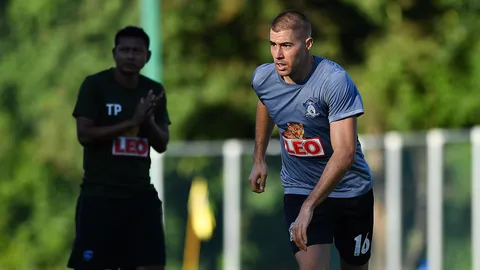 "โค้ชอ่ำ" มั่นใจ "เดนนิส" ช่วยขันเกมรับพยัคฆ์ล้านนาแน่นกว่าเดิม