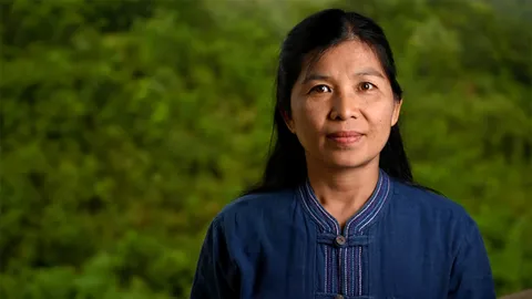 หญิงแกร่งแห่งหมู่บ้านห้วยหาด จังหวัดน่าน ร่วมมือจิตอาสา ทสม. พลิกฟื้นเขาหัวโล้น คืนป่าต้นน้ำ