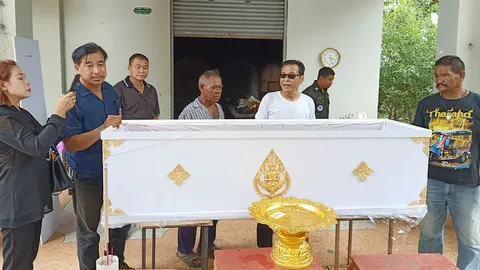 เผาแล้วศพผีตองเหลือง ถูกไม้หนีบคอตาย จัดพิธีแบบไร้ญาติในวัดที่อุตรดิตถ์