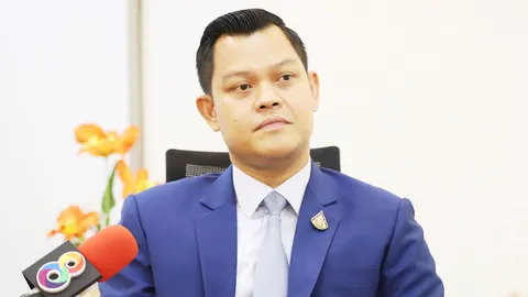 "ธนกร" ยัน ไม่มีใครเตะถ่วงแก้รธน. ไม่งั้นโดนคว่ำ บางฝ่ายจะโยนบาปให้รบ.