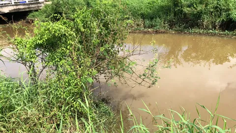 ญาติร่ำไห้ หลังกู้ภัยพบร่างนักเรียนสาว 16 ดิ่งสะพานลำน้ำทุ่งห้วยแพะ