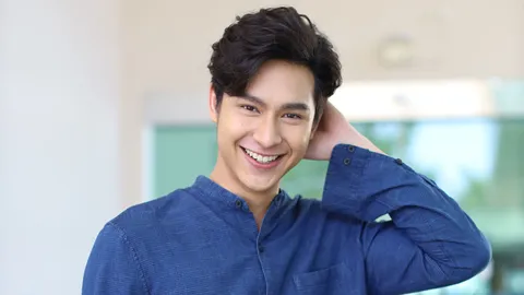 "โดนัท" หล่อเจ้าเสน่ห์ มีพัฒนาการ ประชันรุ่นพี่ฝีมือไม่แผ่ว ใน "ฟ้ามีตะวัน"