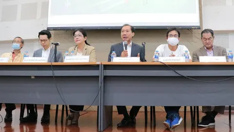 "ยิ่งชีพ" มั่นใจ สภาไร้เหตุผลปัดร่าง "ไอลอว์" ขณะ "โคทม" ลั่น ทหารออกไป