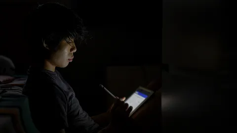 ลูกแอบดูคลิปโป๊ทำอย่างไรดี