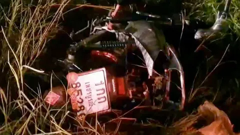 หนุ่มเบญจเพส ซิ่ง จยย.พุ่งชนต้นไม้ข้างทาง หัวขาดครึ่งดับสยอง 