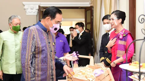 นายกฯ ร่วมประชาสัมพันธ์ งาน “อร่อยล้นฟ้า@สีลม ไม่ต้องบิน ก็ฟินได้” 