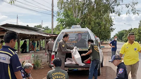 2 หนุ่ม ขี่ จยย.ถูกกระบะชนตายคู่ สังเวย "ถนนมรณะ" เส้น "นาแก-ธาตุพนม"