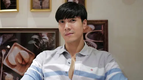 "ไม้ วฤษฎิ์" กับผมหน้าม้าสุดคูล พร้อมโชว์ร่องอกน่าซบให้สาวๆ ได้กรี๊ด