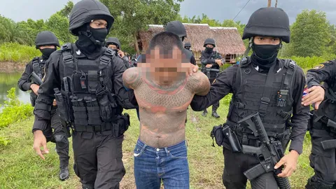 จับแล้ว น.ช.แหกคุกกระบี่ หนีกบดานขนำนากุ้ง ยึดปืน-ยาบ้าเพียบ