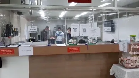 ญาติคนงานเมียนมารับ 6 ศพ รถไฟชนบัสคณะกฐิน ช็อกบอกไปทำบุญแต่กลับเสียชีวิต