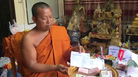 เงินกฐินบนรถบัส ถึงวัดบางปลานักแล้ว เตรียมทำบุญใหญ่อุทิศให้คนตาย 19 ศพ