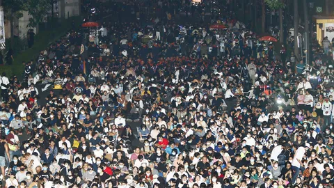 บรรยากาศ การชุมนุมบริเวณแยกประตูน้ำ สี่แยกราชประสงค์