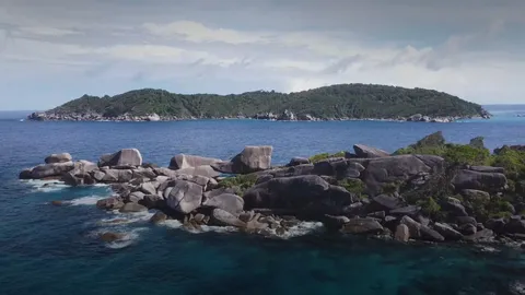 นักท่องเที่ยวแห่ขึ้นเรือ เที่ยวหมู่เกาะสิมิลัน หลังทะเลสงบไร้ลมมรสุม (คลิป)