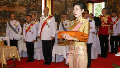 ถวายผ้าพระกฐิน
