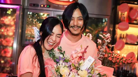 กลับมารีเทิร์นรักครั้งนี้ “พีค-ต๊อด” สวีตมากกว่าเดิม ยอมใส่เสื้อคู่สีหวาน