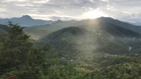 วันหยุดยาวชวนเที่ยวเมืองแพร่ ชมธรรมชาติวิวสวยๆ สัมผัสลมหนาวบนดอยเล็ง