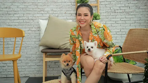 “ตอง” มีน้องหมาเป็นเพื่อนปลอบใจ ห่วงจนต้องชิมอาหารหมาก่อน