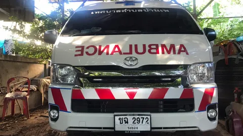 นาทีชีวิต ช่วยสาวคลอดลูกบนรถกู้ภัย สุดงงไม่รู้มาก่อนว่าตั้งท้อง