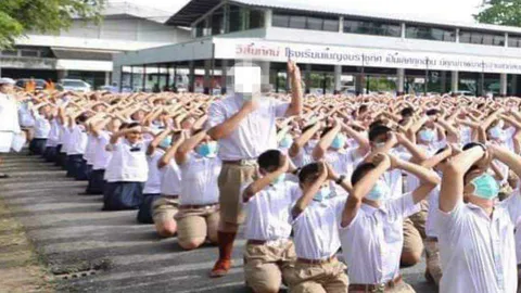  ผอ.ยันไม่ไล่ออก นร.เมืองคอน ชู 3 นิ้ว แต่เตือนว่าไม่ถูกกาลเทศะ