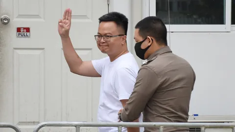 ฝากขัง “ทนายอานนท์” ตร.ค้านประกัน เกรงหลบหนี ก่อให้เกิดความวุ่นวายอีก