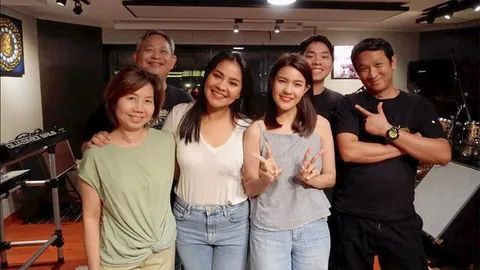 “เอิร์ธ-เปาวลี” จับมือเปิด “สตูดิโอเพลง” ประเดิมศิลปินเบอร์แรก “ตั๊ก ศิริพร” (คลิป)