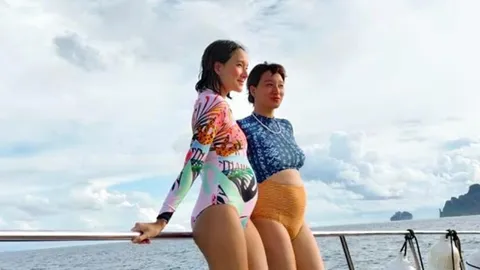 ชมความน่ารัก เพชร-พลอย เผยโมเมนต์คุณแม่ฝาแฝด ตั้งท้องพร้อมกัน