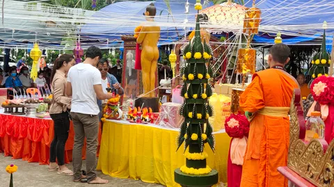 คอหวยรุมส่อง "เลขเด็ด" ไอ้ไข่คอนหวัน ไม่ผิดหวังได้เลขประทัดลุ้นโชค