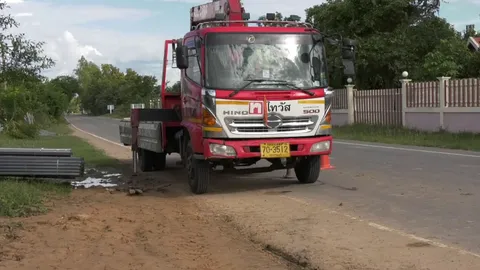 สลด หนุ่มบุรีรัมย์นัดลูกไปลอยกระทง โดนไฟฟ้าช็อตดับขณะส่งของ