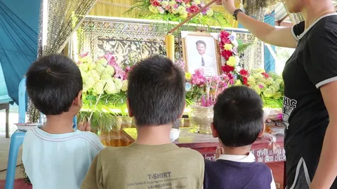 สลด ไฟช็อตพ่อลูก 4 ดับ เมียเข้าช่วยบาดเจ็บสาหัส ครอบครัวขาดเสาหลัก 