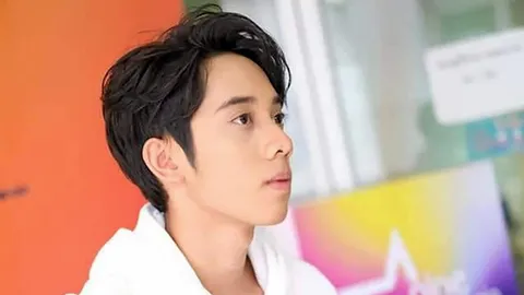 อธิภัทรทอประกาย