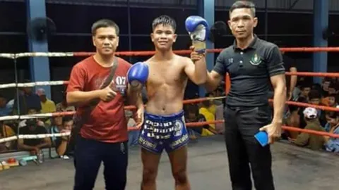 แทงอกนักมวยดาวรุ่งดับ หลังร่วมวงวิวาท วัยรุ่น 2 หมู่บ้าน  