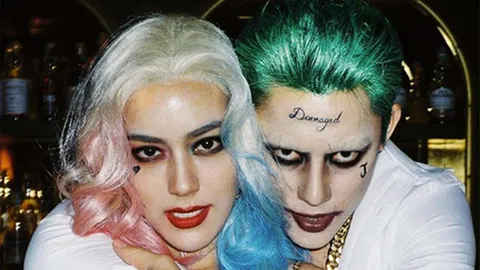 "หมาก-คิม" สร้างสีสันฮาโลวีนที่ผ่านมาด้วยการแต่งตัวจากหนังดัง