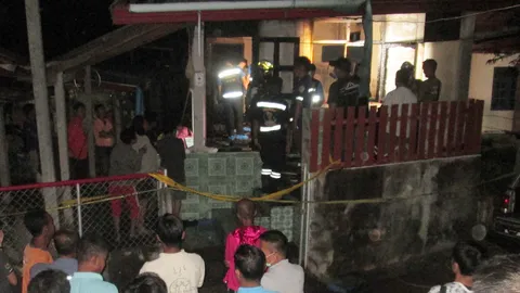 ผัวป่วยจิตขาดยา ทุบหัวลูกชายวัย 14 กับเมีย จุดไฟเผาซ้ำ ย่าง 2 ศพคาบ้าน