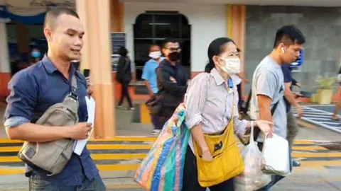 รวบอดีตหน.กองคลัง โกง 7 แสน หนี 8 ปี เป็นแม่ค้าขายของบนรถไฟ 