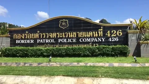 สาวผู้ต้องหาคดีค้ายา ผูกคอดับระหว่างถูกคุมตัวในค่าย ตชด.ที่กระบี่