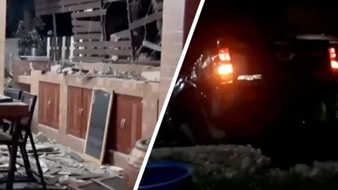 กระบะชนแหลก ก่อนพุ่งเข้าร้านอาหาร ลูกค้าโดดหนีตายวุ่น คนขับเผ่นหนี