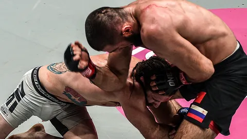 โหดจริง "อับบาซอฟ" ชนะน็อก "นากาชิมา" ป้องแชมป์โลก ONE สำเร็จ (คลิป)