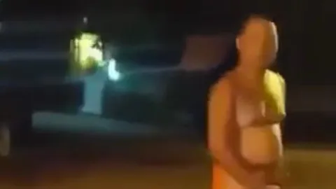 ตร.รู้ตัวหลวงพี่ฉาวยืนสไลด์หนอนริมถนนตอนตี 2 ล่าสุดถูกขับพ้นวัดแล้ว