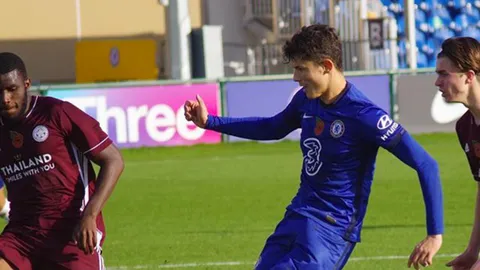 ฟอร์มสุดเดือด “จู๊ด เบลล์” ยิงคนเดียว 4 ลูก ช่วยเชลซี ยู-18 ถล่ม เลสเตอร์