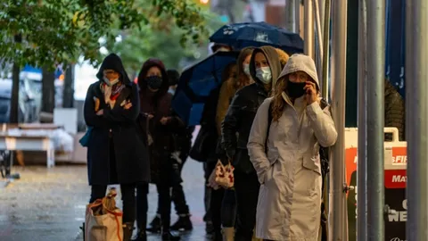 สหรัฐฯโคม่า ติดโควิดรายใหม่เกินแสนวันที่ 4 ยอดสะสมทะลุ 10 ล้านแล้ว