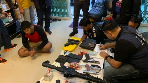 ดส. - สืบ7 ค้นบ้านอริ "เสี่ยโป้" เจอปืน-ยาเค "น.1" เตรียมแถลงข่าว