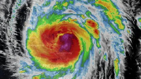 สะพรึง พายุ ‘หว่ามก๋อ’ ทวีกำลังเป็น ไต้ฝุ่นแล้ว จ่อถล่มฟิลิปปินส์ 