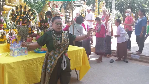 นาคน้อยคำชะโนดมาแล้ว รำถวายพ่อปู่แม่ย่า คอหวยตามส่องดูนิ้วได้เลขสมใจ (คลิป)