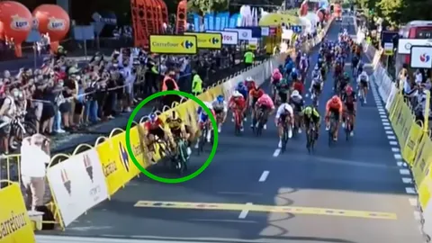 แบน 9 เดือน "นักปั่นดัตช์" เบียดคู่แข่งก่อนเข้าเส้นชัย ชนข้างทางอาการโคม่า (คลิป)